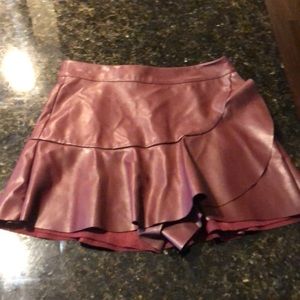 Faux leather skort in burgundy